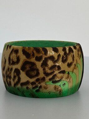 TASHA CHIC HANDMADE SILK & SUEDE GREEN LEOPARD WIDE BANGLE BRACELET 40B